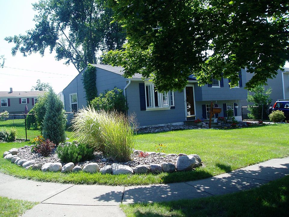 1st image of 139 Le Havre Dr