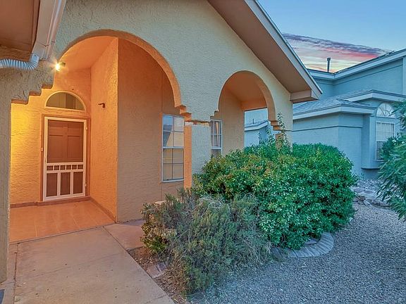 2nd image of 1300 Desierto Seco Dr