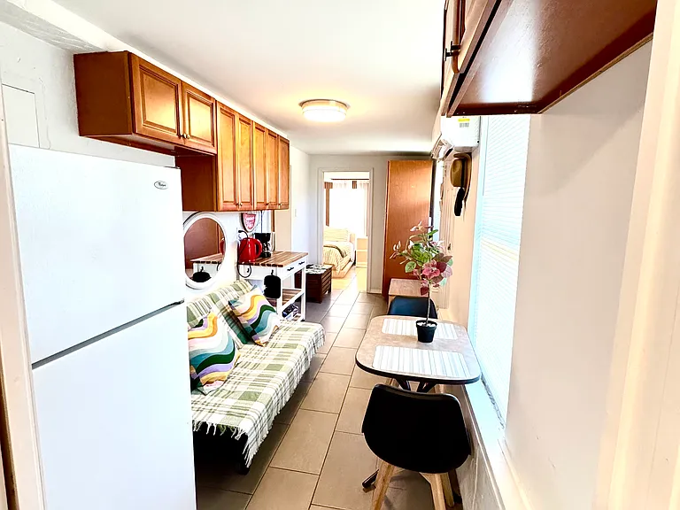 1x1 BACKYARD RENTAL OR FULL HOUSE