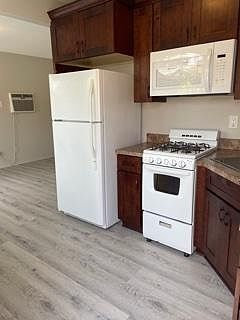 3rd image of 235 1/2 S Vista Bonita Ave