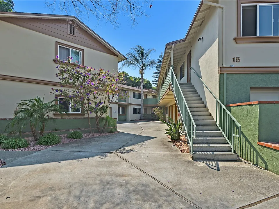 15 Coleman Pl #6