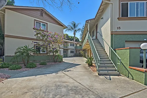 15 Coleman Pl #4 Photo 1
