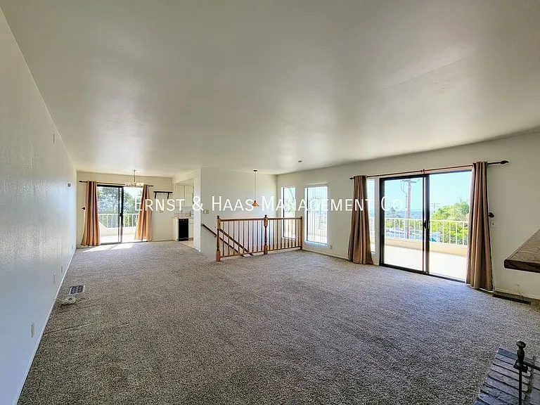 2755 E Hill St — Photo 13