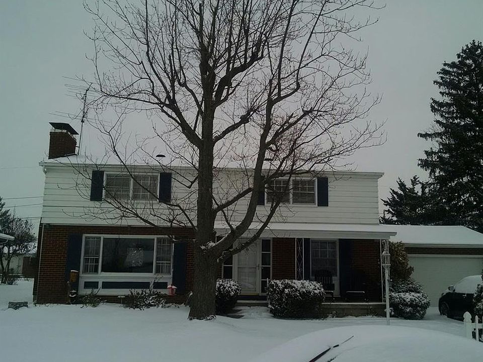 1st image of 1624 S Brookhollow Dr