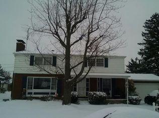 1624 S Brookhollow Dr, Springfield, OH