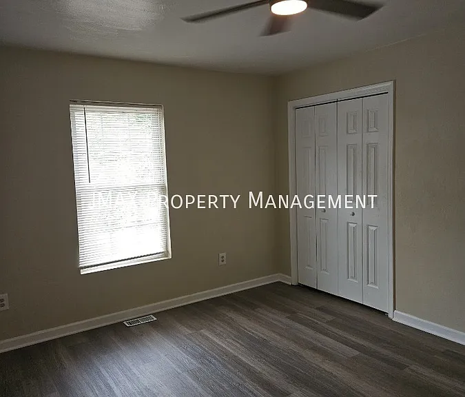 1816 Bennington St SE — Photo 10