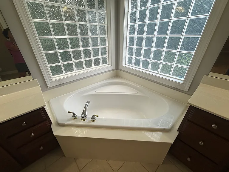 1206 Grayscroft Dr — Photo 11