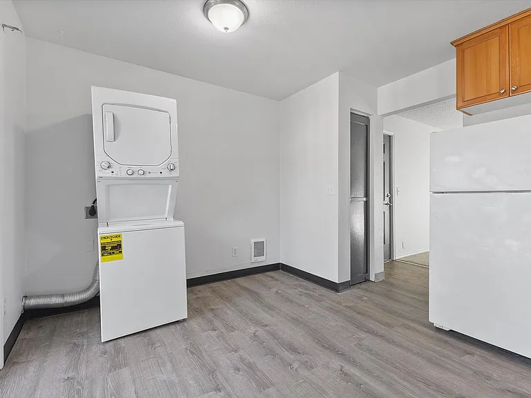 Green Tree Apartments — Photo 39