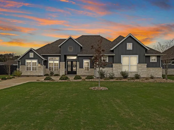 153 McNaughton Dr, Liberty Hill, TX 78642