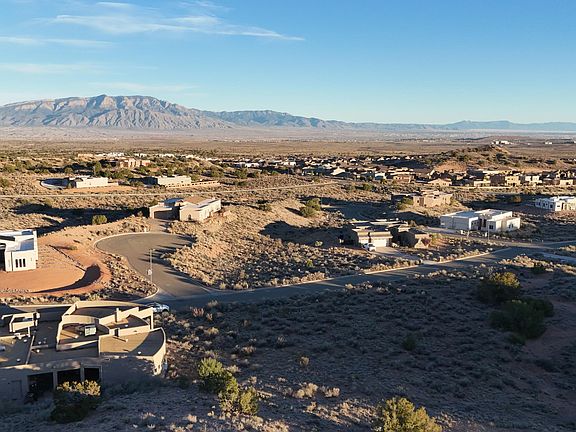 3rd image of 5801 Highland Meadows Dr