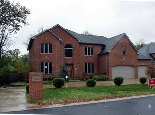 691 E Hickory Ave, Addison, IL 60101