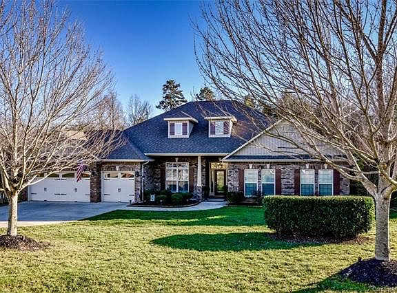 3rd image of 183 Mills Plantation Cir
