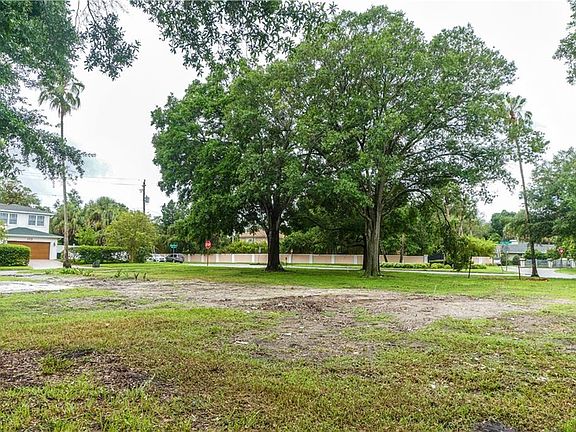 3rd image of 4655 W Beach Park Dr