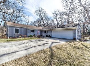 29W175 Oak Ln, Warrenville, IL 60555