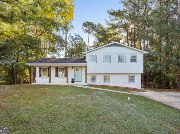 3127 Macedonia Ct, Powder Springs, GA 30127