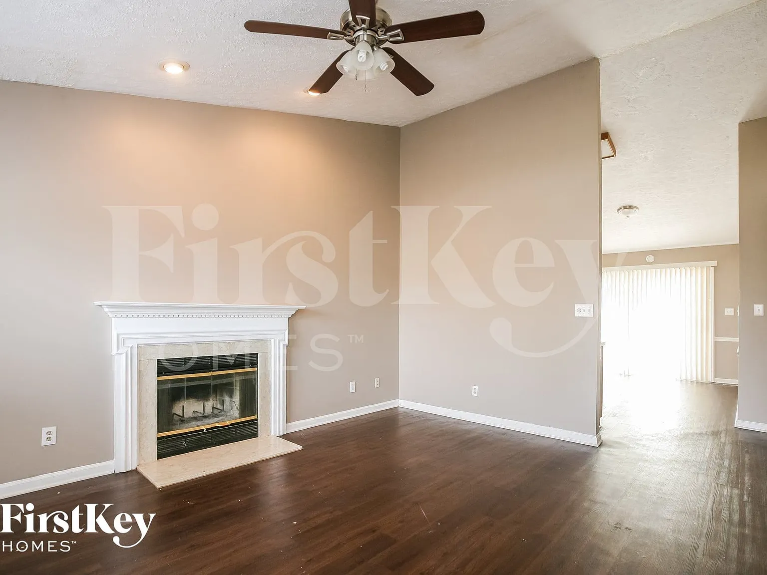 3 bed, 2.0 bath, 1156 sqft, $1,620 — Photo 3
