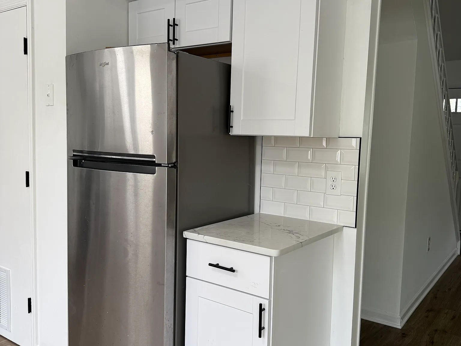 3 bed, 1302 sqft, $2,700 — Photo 2