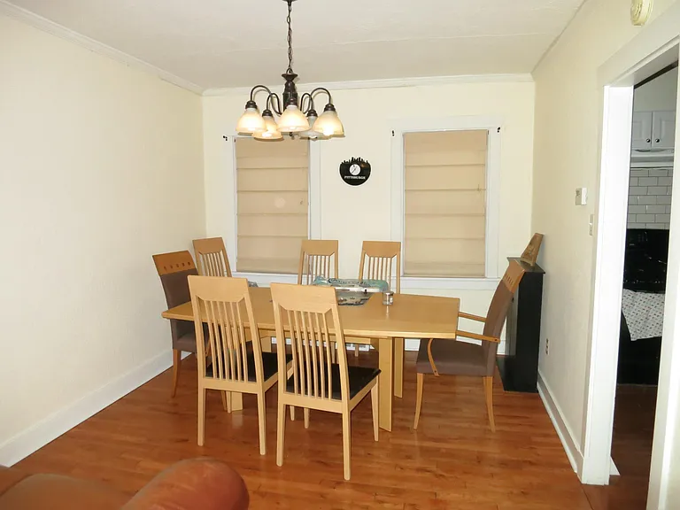 949 Mirror St — Photo 11