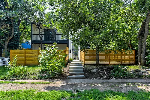 616 Marine St. Photo 1