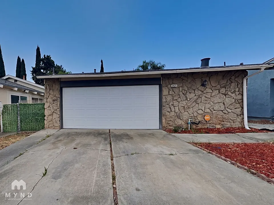 2421 Cypress St