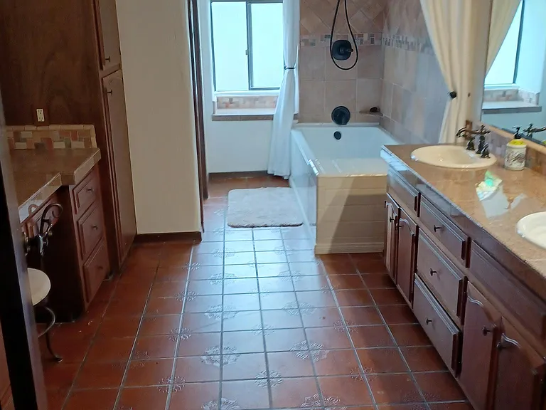 2910 Hill Valley Dr — Photo 26