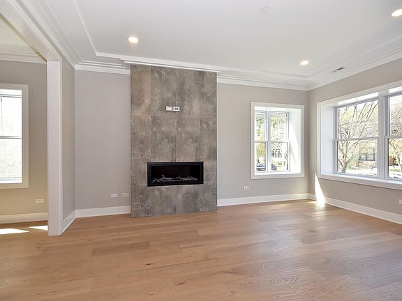 3rd image of 1106 S Grove Ave