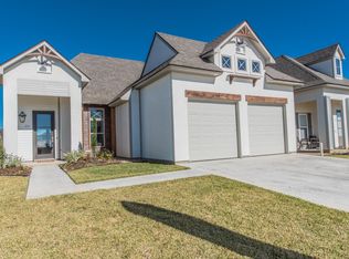 211 Whispering Meadow Rd, Broussard, LA 70518