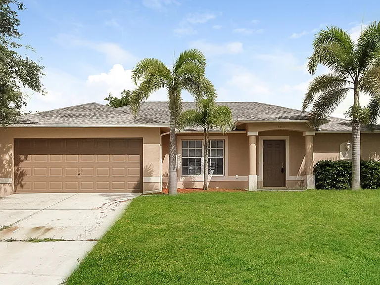 3031 SW 15th Ave — Photo 1