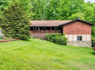 30 Melody Ln, Mills River, NC 28759