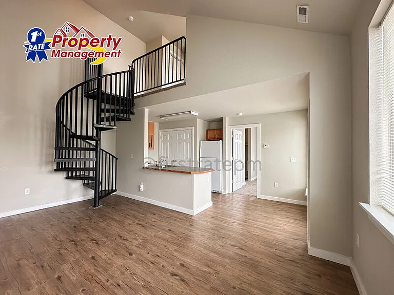 272 W Mallard Dr #207 — Photo 5