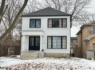 10 Dominion Rd, Toronto, ON M8W 1J1