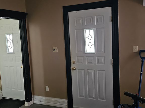 3rd image of 877 Marion Ave #1