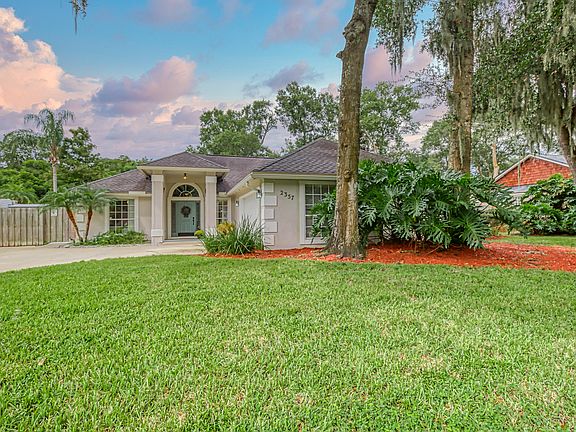 3rd image of 2357 Oak Forest Dr