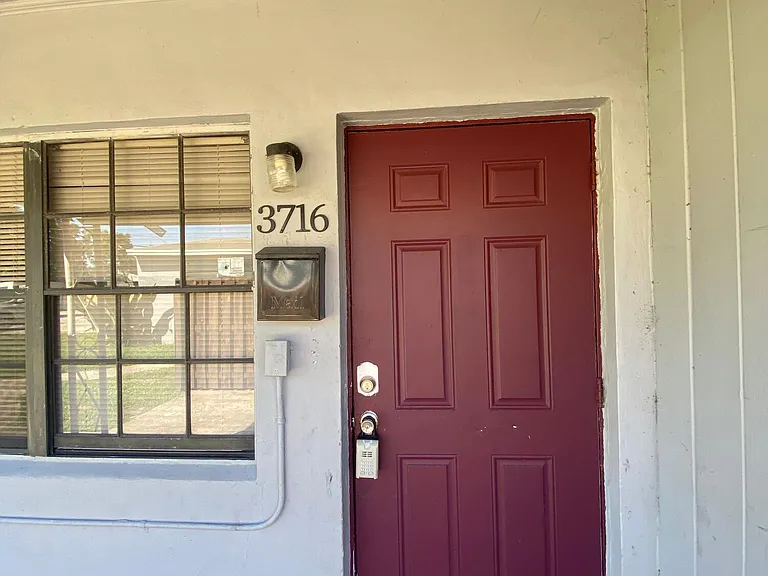 3716 Henry Ave — Photo 23
