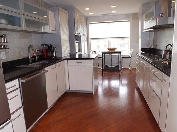 5th image of 4545 W Touhy Ave APT 709