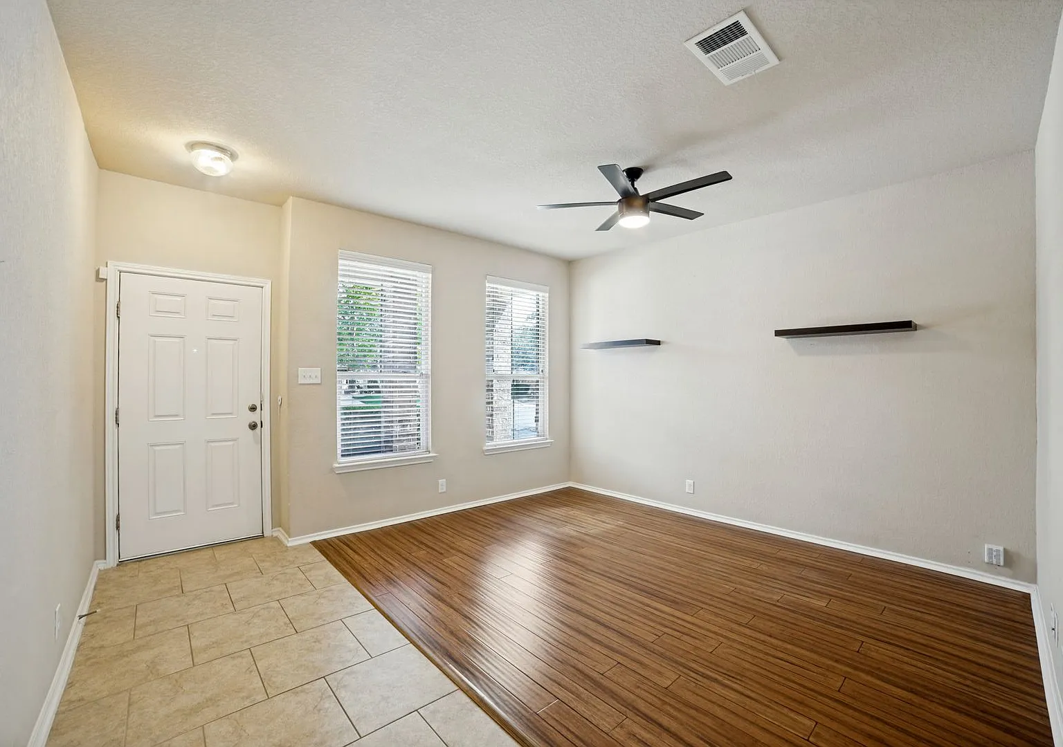 Spacious 4-Bedroom Home with Game Room & Resort-Style Amenities — Photo 3