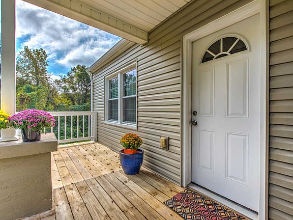 3rd image of 4709 Ivey Ln