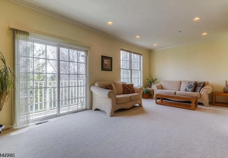106 Donato Cir — Photo 2