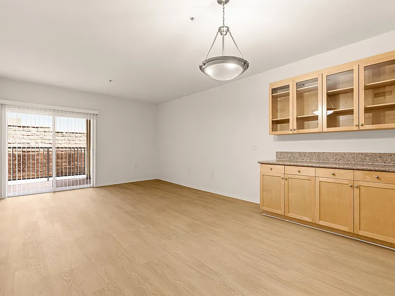 10227 Mason — Photo 5