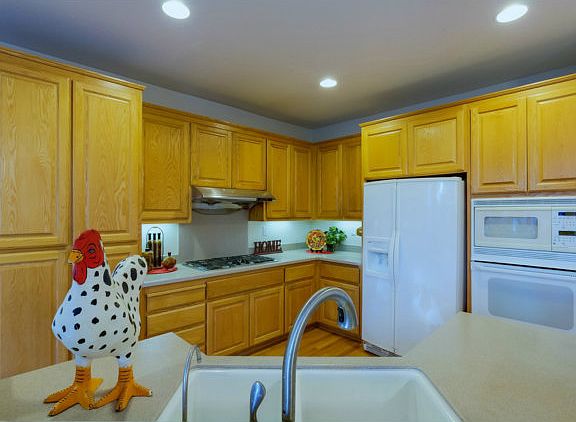 5th image of 5972 Aster Dr