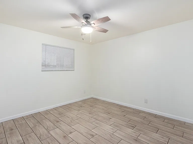 5107 N 28th Dr #3 — Photo 10