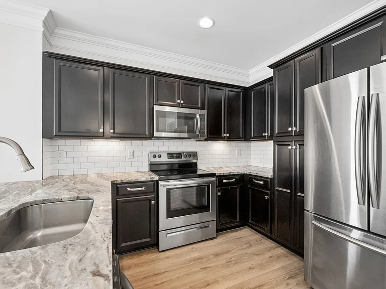 7514 Station Dr — Photo 10