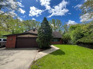 33 Half Day Rd, Lincolnshire, IL 60069