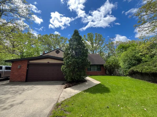 33 Half Day Rd, Lincolnshire, IL 60069