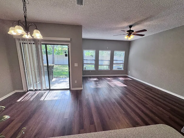 5216 Brighton Park Ln — Photo 10