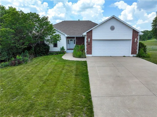 1705 Mystery Hill Dr, Pleasant Hill, MO 64080