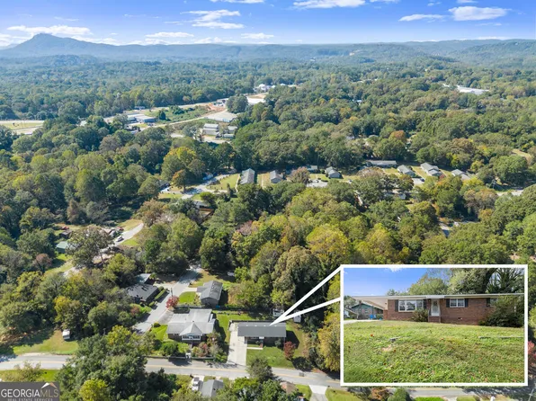 574 S Sage St, Toccoa, GA 30577