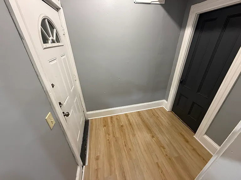 249 Orms St #I — Photo 20