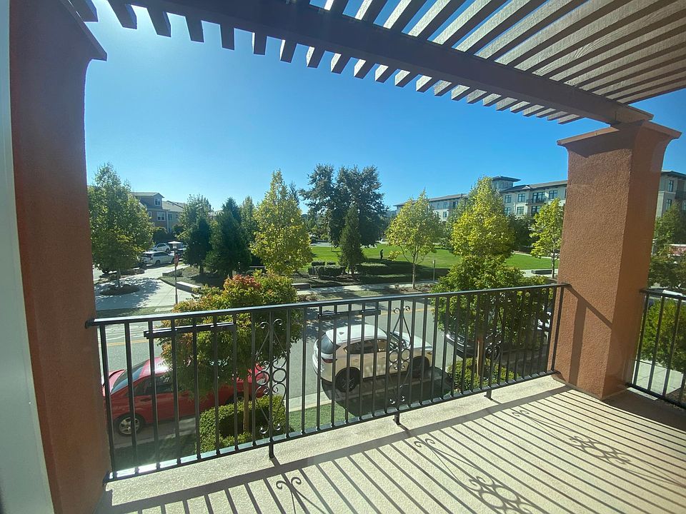 1st image of 375 Derby Ave