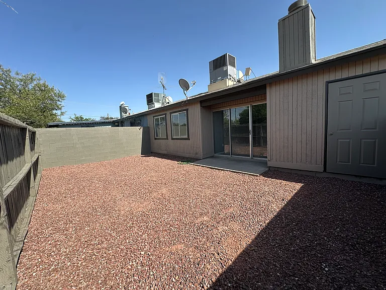 5130 S Montana Pl — Photo 5